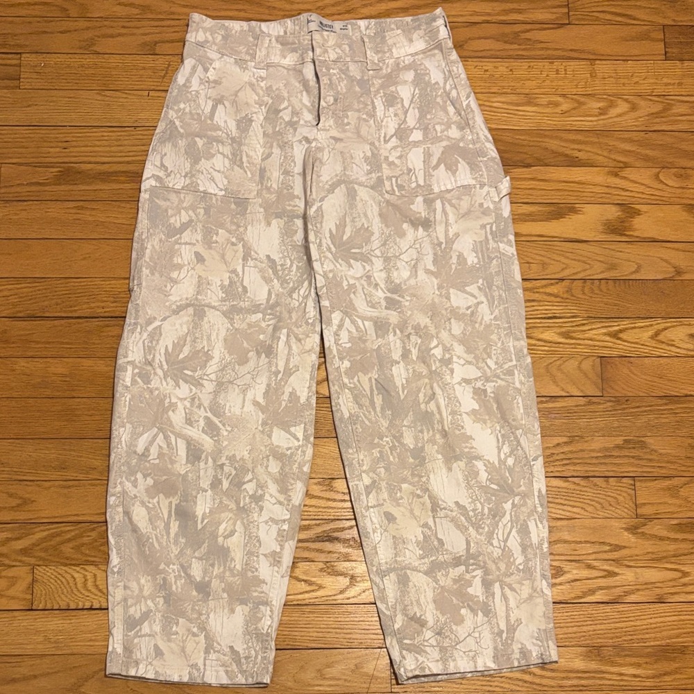 Hollister Women’s Beige Cargo Pants
